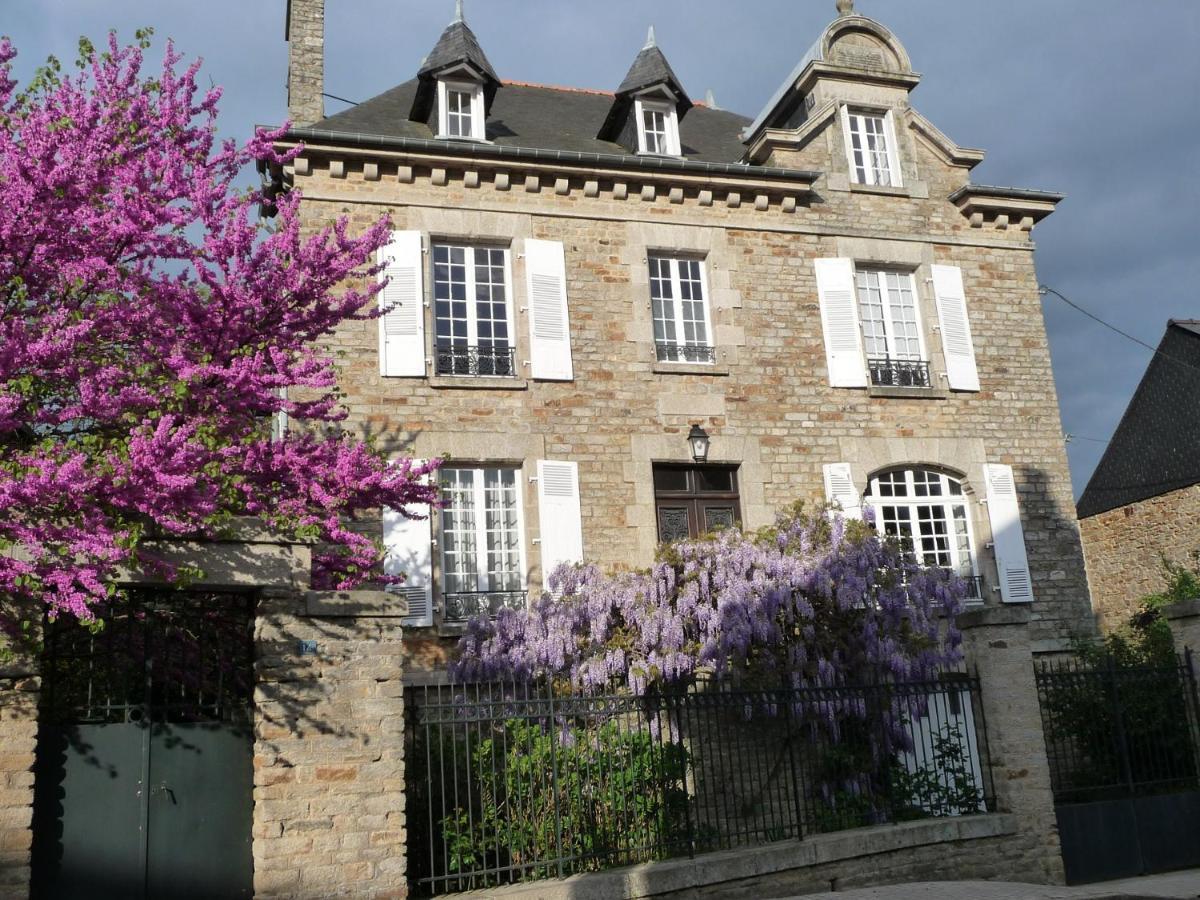 Le 14 St Michel Bed & Breakfast Josselin Exterior photo