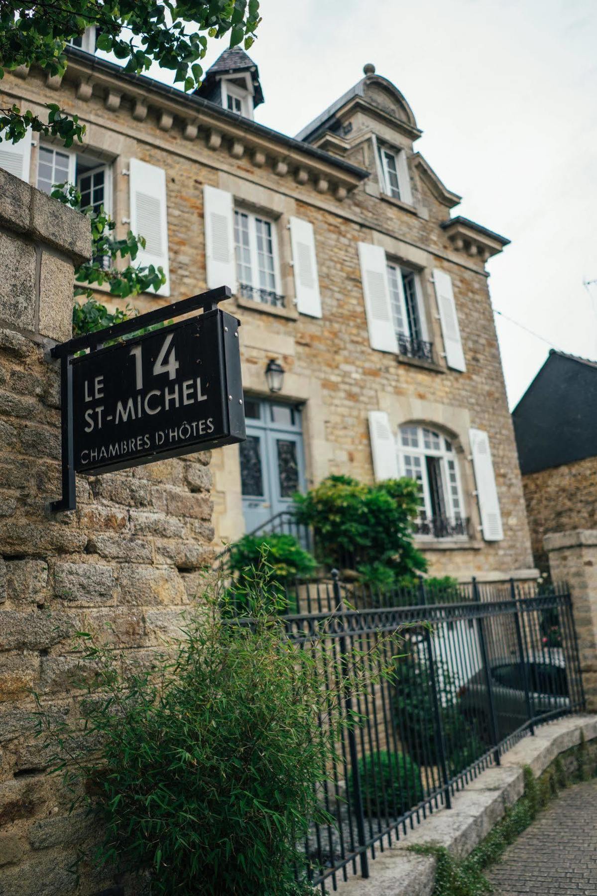 Le 14 St Michel Bed & Breakfast Josselin Exterior photo